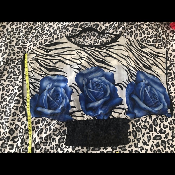 NWOT Flower Blouse - Picture 4 of 4